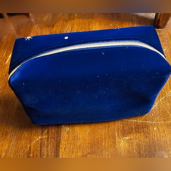 Kiehls Midnight Blue Velvet Beauty Pouch Makeup Bag NWOT - Picture 3 of 9